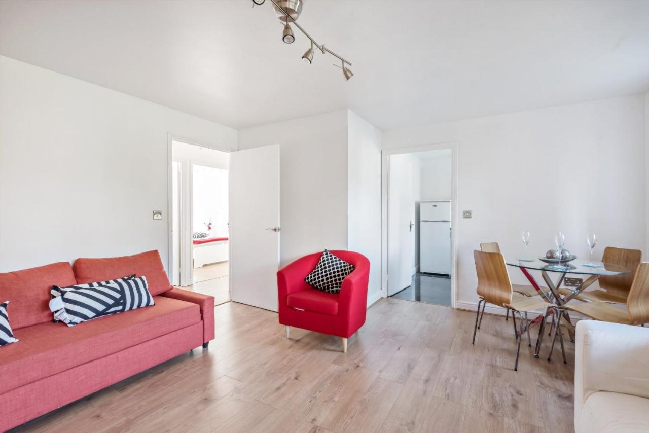 2 Bed Flat, Dedicated Workspace, Parking, 4Ktv Londra Exterior foto