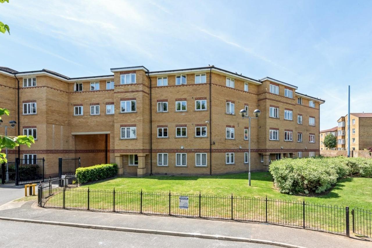 2 Bed Flat, Dedicated Workspace, Parking, 4Ktv Londra Exterior foto